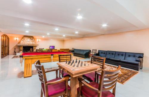 Capivari Hotel | Discover Hotel Euro Suíte Campos do Jordão with Scenic Views