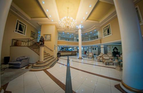 Center Hotel | Comfortable Hotel Euro Suite Campinas with Pool & Pet-Friendly