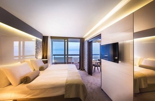 Lovran Hotel | Discover Hotel Excelsior - Liburnia: Ocean View & Spa