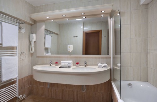Lovran Hotel | Discover Hotel Excelsior - Liburnia: Ocean View & Spa