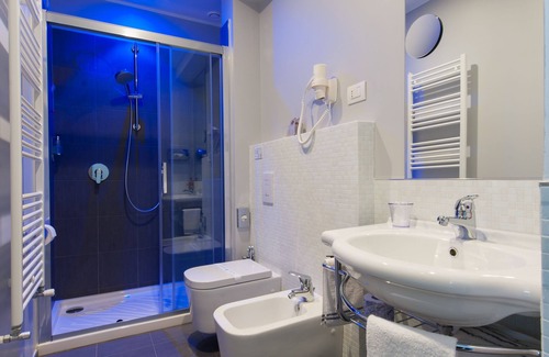 Brindisi Histotic Center Hotel | Executive Inn: 4-Star Stay with Spa & Family-Friendly Amenities