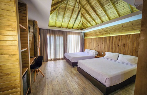 Paluato Hotel | Top-Rated Retreat at Hotel Explore Caño Dulce with Pool & Spa