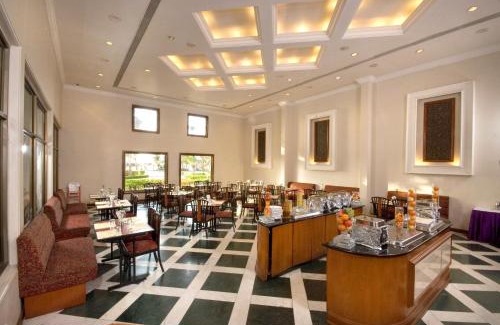 Jamnagar Hotel | Relax at Hotel Express Residency Jamnagar with Pool & Breakfast
