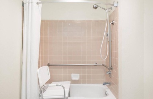 Fort Mc Clellan Hotel | Budget-Friendly Hotel Express with Family Amenities Included