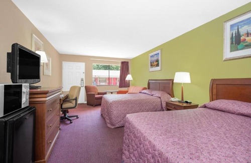 Fort Mc Clellan Hotel | Budget-Friendly Hotel Express with Family Amenities Included