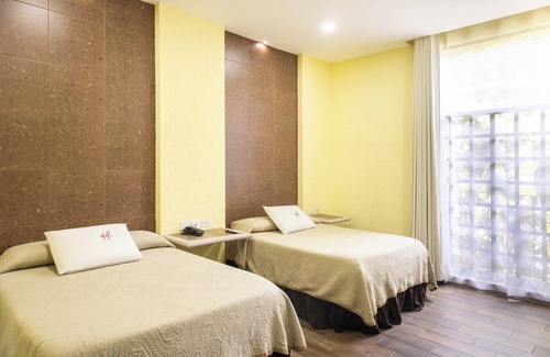 Tapachula Hotel | Discover Hotel Fénix: Relaxing Spa & Family-Friendly Dining
