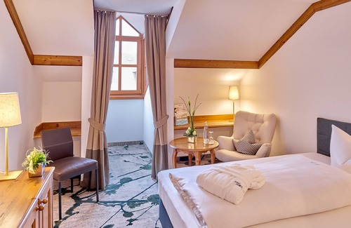 Bad Griesbach-Therme Hotel | Relaxing Retreat at Hotel Fürstenhof with Spa & Pool
