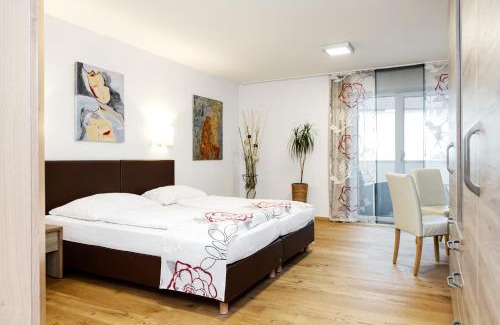 Unterweissenbach Hotel | Discover Hotel Fürst: Pet-Friendly Retreat with Spa Access