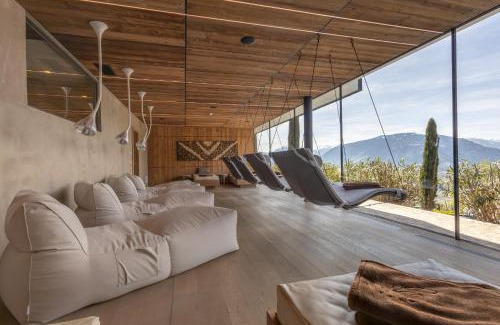 Schenna Hotel | Elegant Hotel Fürstenhof: Oceanfront Retreat with Spa