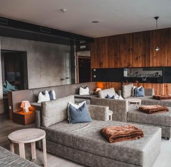 Schenna Hotel | Elegant Hotel Fürstenhof: Oceanfront Retreat with Spa