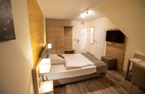 Fallersleben Hotel | Discover Hotel Fallersleber Spieker: Family-Friendly Retreat
