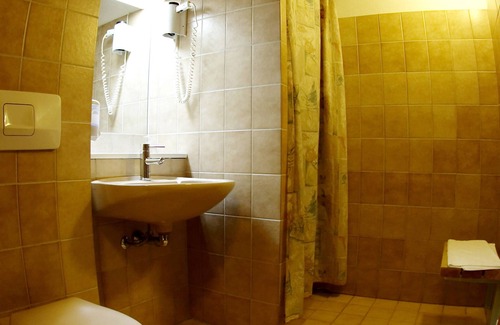 Nykobing Falster Hotel | Discover Hotel Falster: Family-Friendly with Pool & Dining