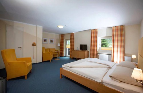 Bernau am Chiemsee Hotel | Relax at Hotel Farbinger Hof with Pool and Spa Amenities