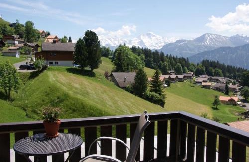 Bangerten Hotel | Oceanfront Hotel Fassbind Beausite with Hot Tub & Dining