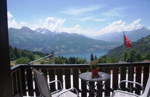 Bangerten Hotel | Oceanfront Hotel Fassbind Beausite with Hot Tub & Dining