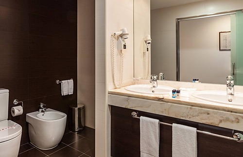 Fatima Hotel | Hotel Fatima: Premier 4-Star Stay with Spa & Family Amenities