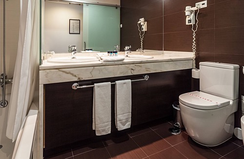Fatima Hotel | Hotel Fatima: Premier 4-Star Stay with Spa & Family Amenities