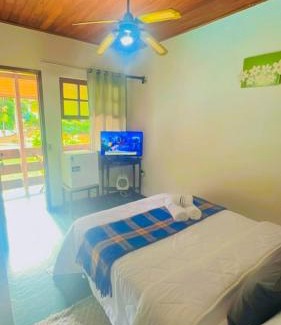 Chacara Paraiso Hotel | Family-Friendly Espaço Jequitibá with Oceanfront Pool