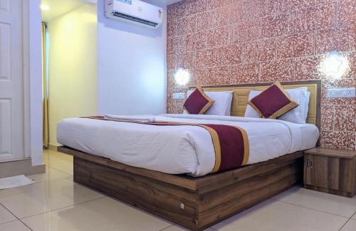 Ernakulam South Hotel | Budget-Friendly Hotel Feathers: Child-Friendly & Cozy Stay