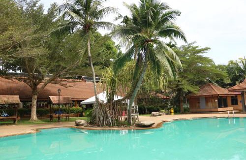 Pulau Tawar Resort | Family-Friendly Retreat at Felda Residence Tekam