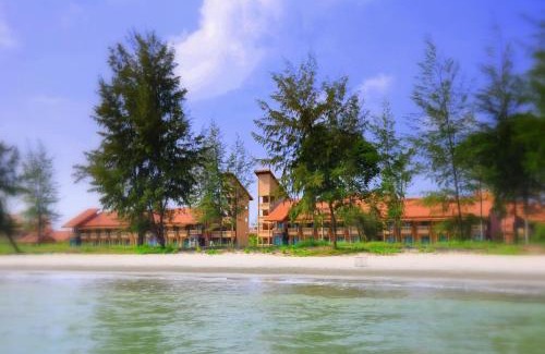 Mersing Resort | Explore Felda Residence Tanjung Leman: Oceanfront Retreat