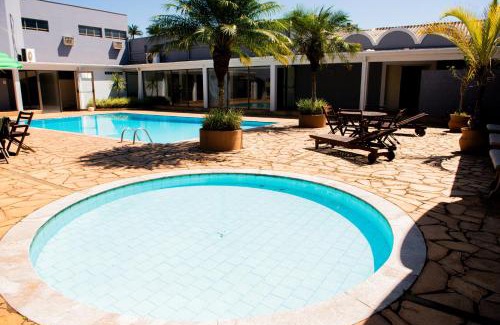 Pouso Alegre Hotel | Relax at Hotel Fernandão with Oceanfront Views & Pool