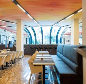 Terrazzano Di Rho Hotel | Discover Comfort at Hotel Fiera Rho with Pool & Ocean View