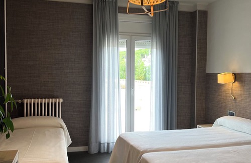 Llers Hotel | Discover Hotel Figueres Parc: Relax by the Pool & Spa