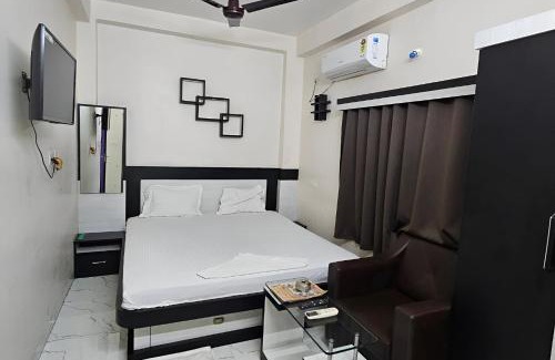 Madanpur Hotel | Budget-Friendly Stay at HOTEL FIRST CROWN with Breakfast