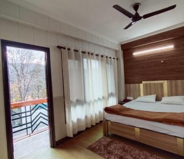 Shimla Hotel | Discover Family-Friendly Comfort at Hotel Five Hills