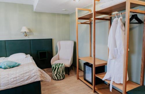 Salo Hotel | Discover Comfort at Hotel Fjalar - Pet Friendly with Pool