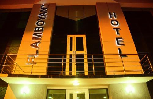 Catalao Hotel | Discover Hotel Flamboyant: Family-Friendly with Hot Tub