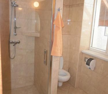 Besenova Hotel | Discover Hotel Flora: Pet-Friendly with Breakfast & Kitchen