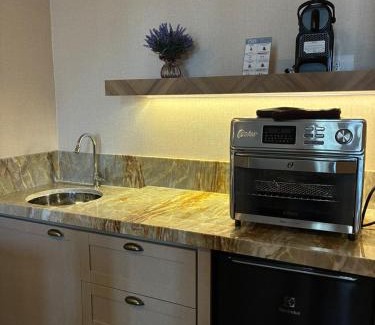 Americana Hotel | Experience Hotel Florença: 4-Star Comfort with Pool & Hot Tub