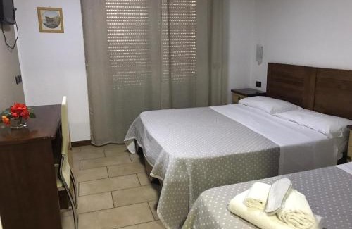 Casoria Hotel | Pet-Friendly Hotel Fly with Breakfast and Dining Options