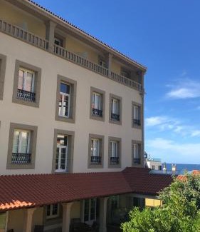 Malpica de Bergantinos Hotel | Discover Hotel Fonte do Fraile: Family-Friendly Retreat