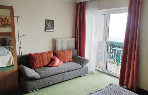 Bad Goegging Apartment | Inviting Hotel Fortuna: Family-Friendly with Spa & Dining