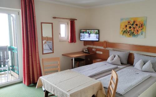 Bad Goegging Apartment | Inviting Hotel Fortuna: Family-Friendly with Spa & Dining