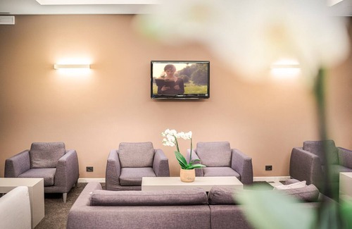 Gradisca d'Isonzo Hotel | Elegant Hotel Franz: 4-Star Stay with Spa & Pool Access