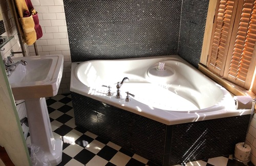 Boonville Hotel | Discover Hotel Frederick: Family-Friendly with Great Amenities