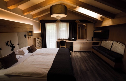 Selva di Val Gardena Hotel | Experience Hotel Freina: 4-Star Getaway with Spa & Pool