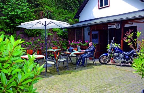 Beilstein Hotel | Cozy Hotel Gästehaus auf der Lay with Family-Friendly Amenities