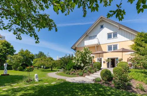 Wasserburg House | Cozy Hotel Gästehaus Zürn with Oceanfront Views & 9.4 Rating