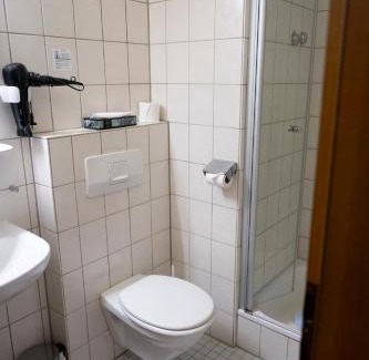 Guels Hotel | Discover Hotel Gülser Weinstube: Family & Pet Friendly Stays