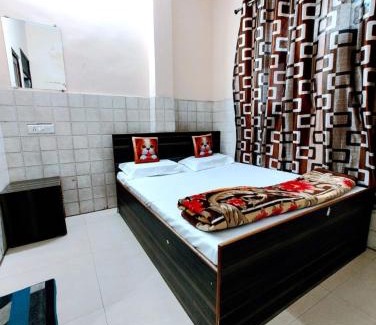 Charbagh Hotel | HOTEL G-S INN PREMIUM - Near Railway Station and Bus stand - A Top Rated Hotel