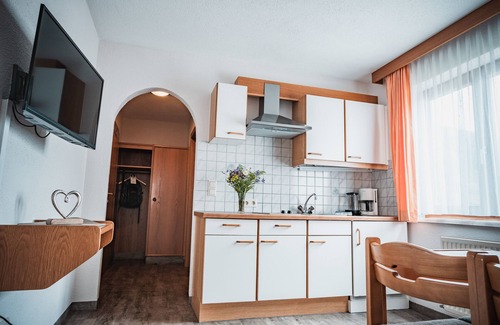 Sankt Leonhard im Pitztal Hotel | Discover Hotel Garni Romantika: Guest Rated 9.8, Spa & Breakfast