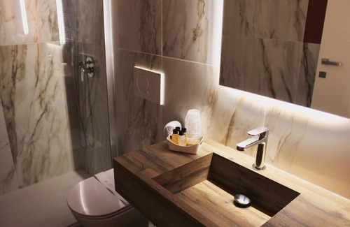 La California Hotel | Family-Friendly Hotel Gabbani with Breakfast & Kitchen Access