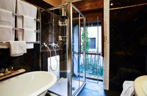 Citta Antica Hotel | Elegant Hotel Gabbia d'Oro: 5-Star Luxury Awaits