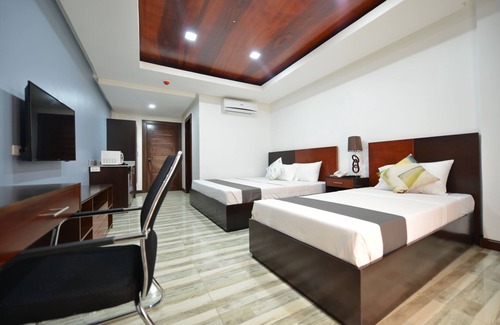 Tagbilaran Hotel | Hotel Gabriella: Family-Friendly Stay with Pool & Spa