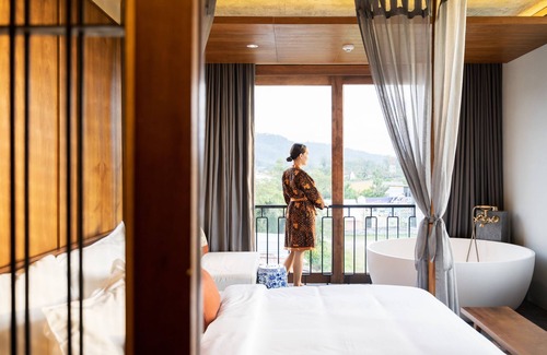 Khuekkhak Hotel | Discover Hotel Gahn: Guest Rated 9.4, Pool and Restaurant